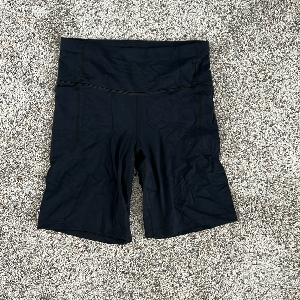 Women’s Medium Under Armor Shorts